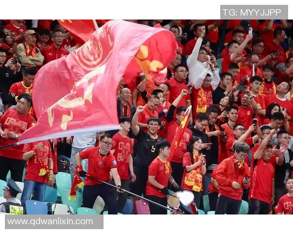 当足球明星挑战拳击赛场展现不一样的运动魅力与激情对决